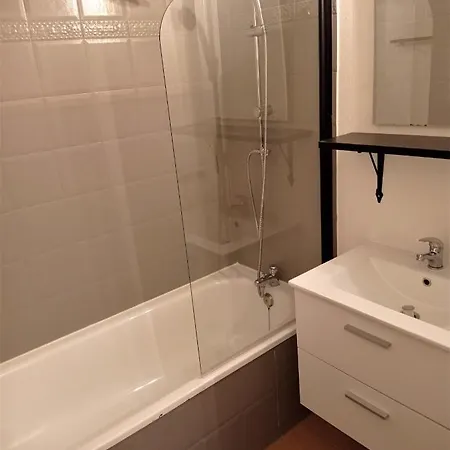 Proche Cite Medievale Et Centre - Parking Prive Carcassonne