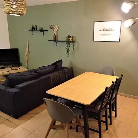 Proche Cite Medievale Et Centre - Parking Prive Appartement