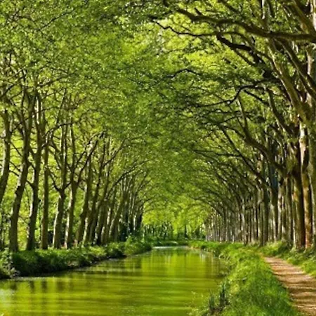 Proche Cite Medievale Et Centre - Parking Prive