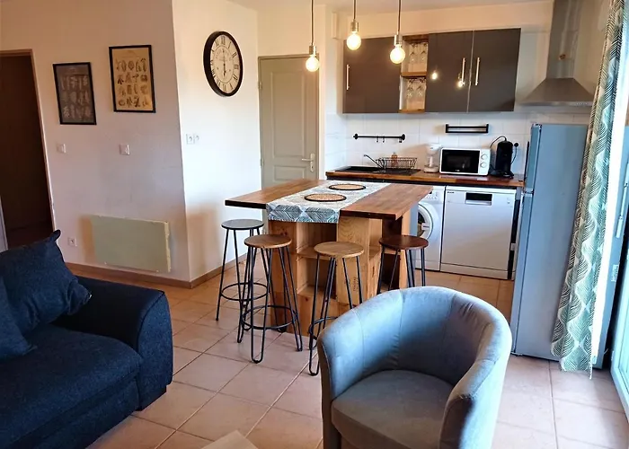 Appartamento Proche Cite Medievale Et Centre - Parking Prive