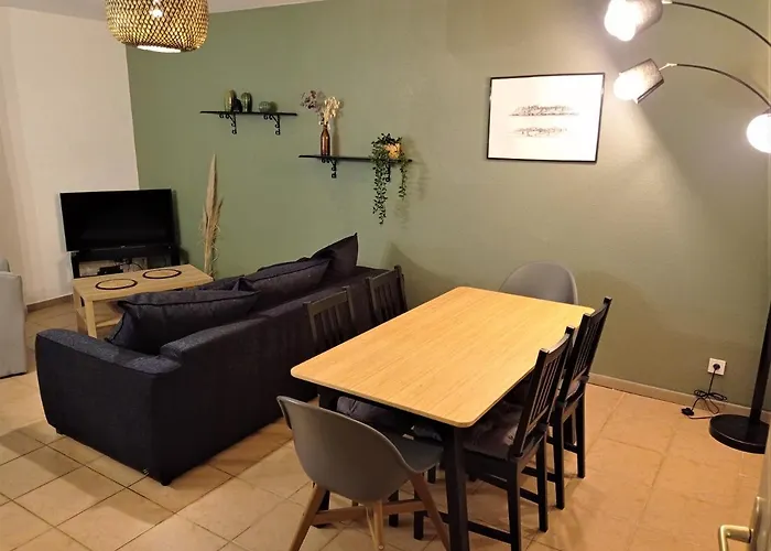 Proche Cite Medievale Et Centre - Parking Prive Appartamento